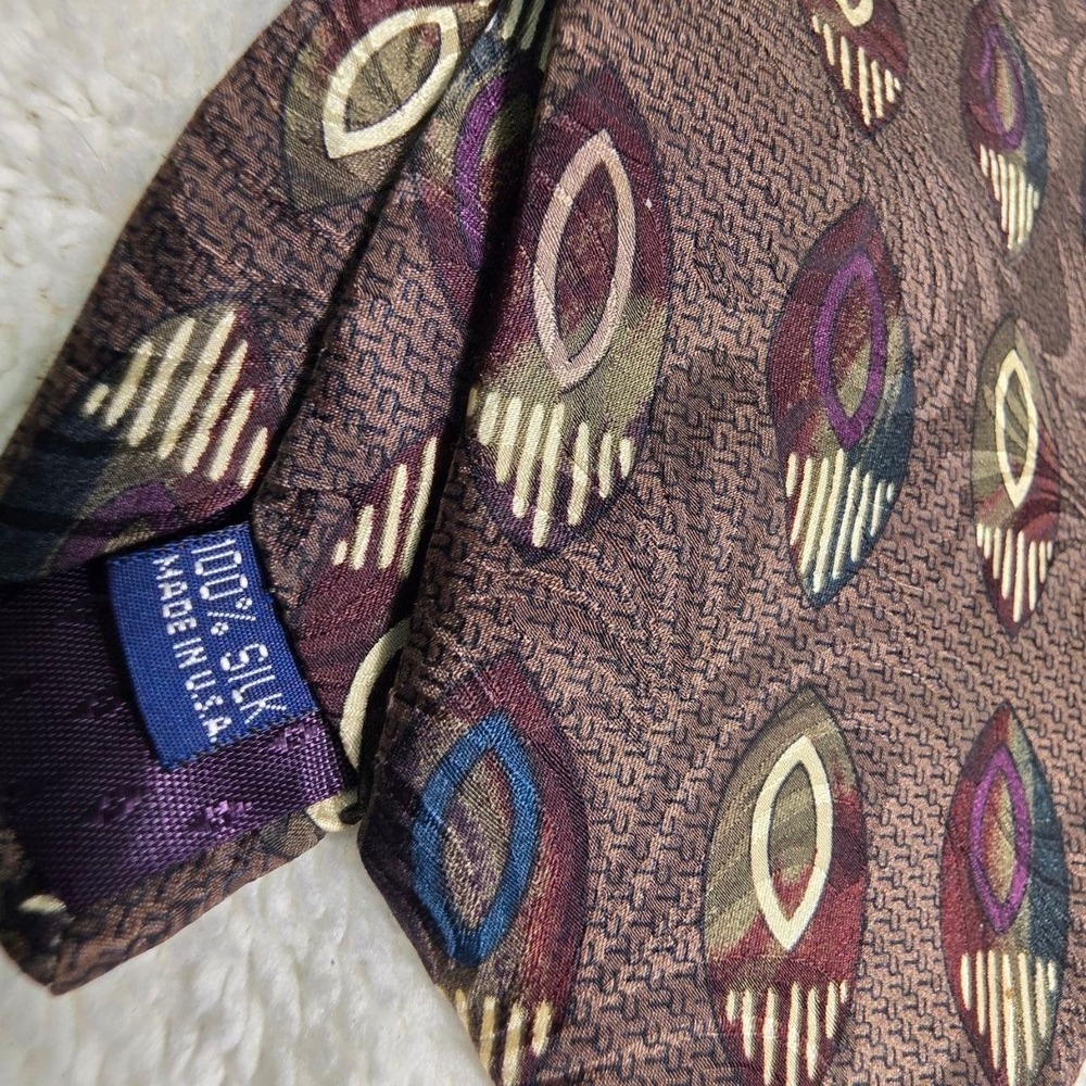 VTG BenchMark 100% Silk Tie Brown Red Cream Abstract Geometric Eye Feather USA